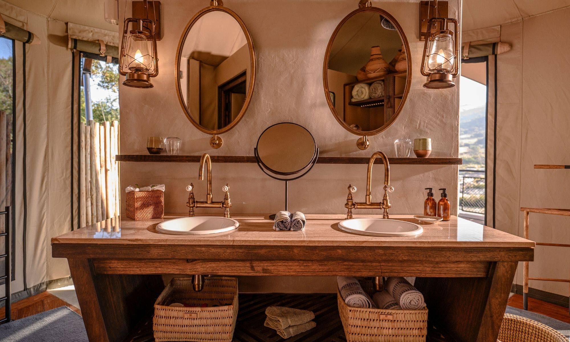 madwalei river lodge copper finish bathrooms