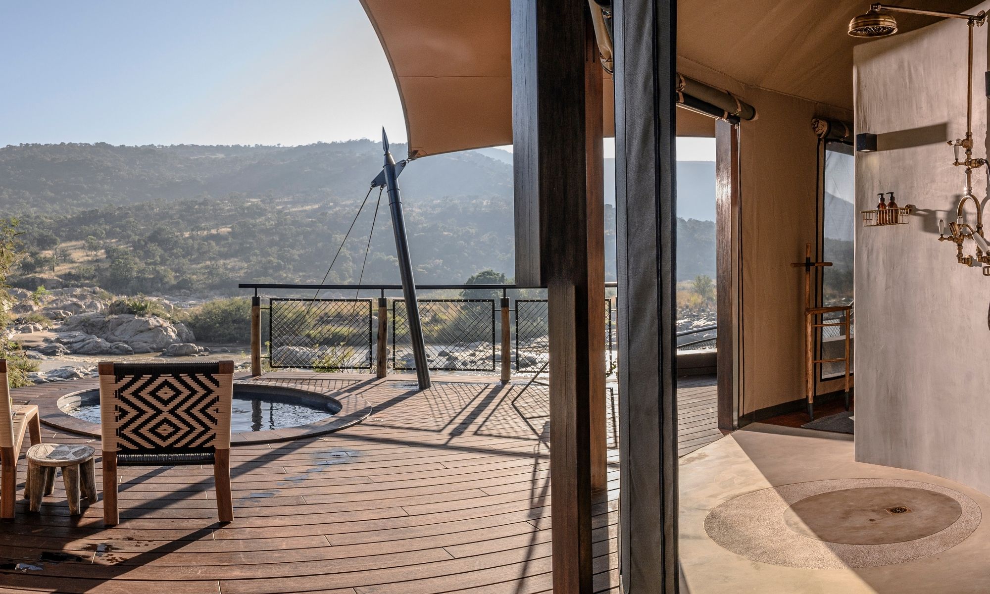 madwalei river lodge heated plunge pool
